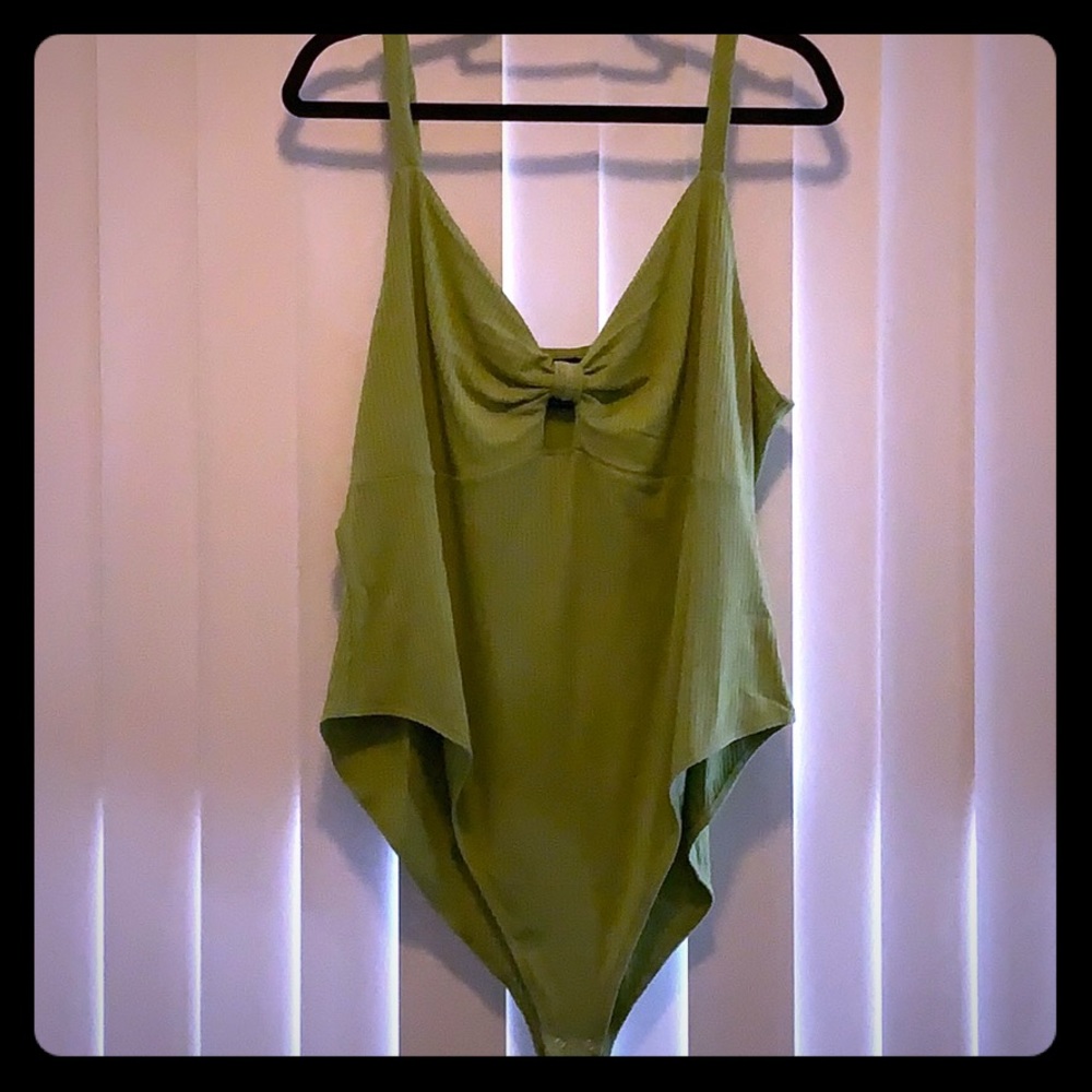 Forever21 Keyhole Bodysuit